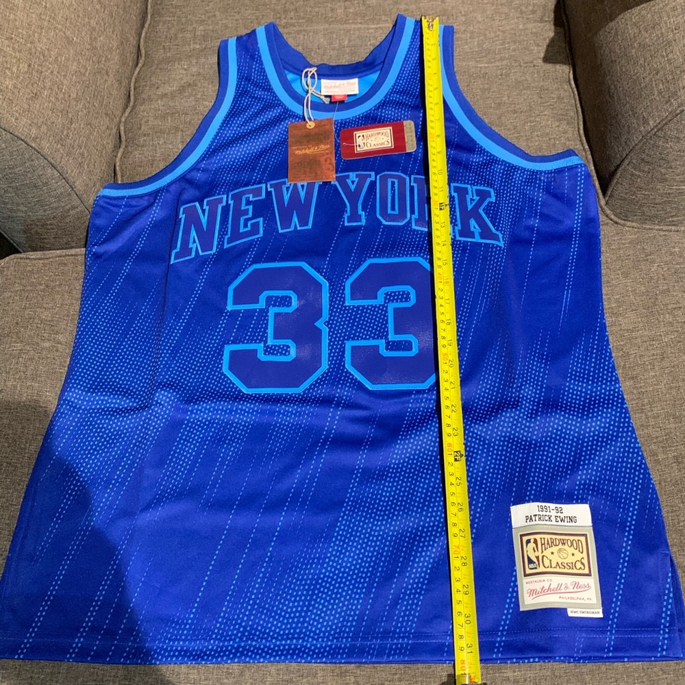 Mitchell & Ness New York Knicks 1991-92 NBA Retro Jersey - Picture 8 of 12